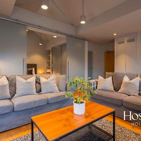 Stylish Luxury Apartment In The Centre Of Henley エクステリア 写真