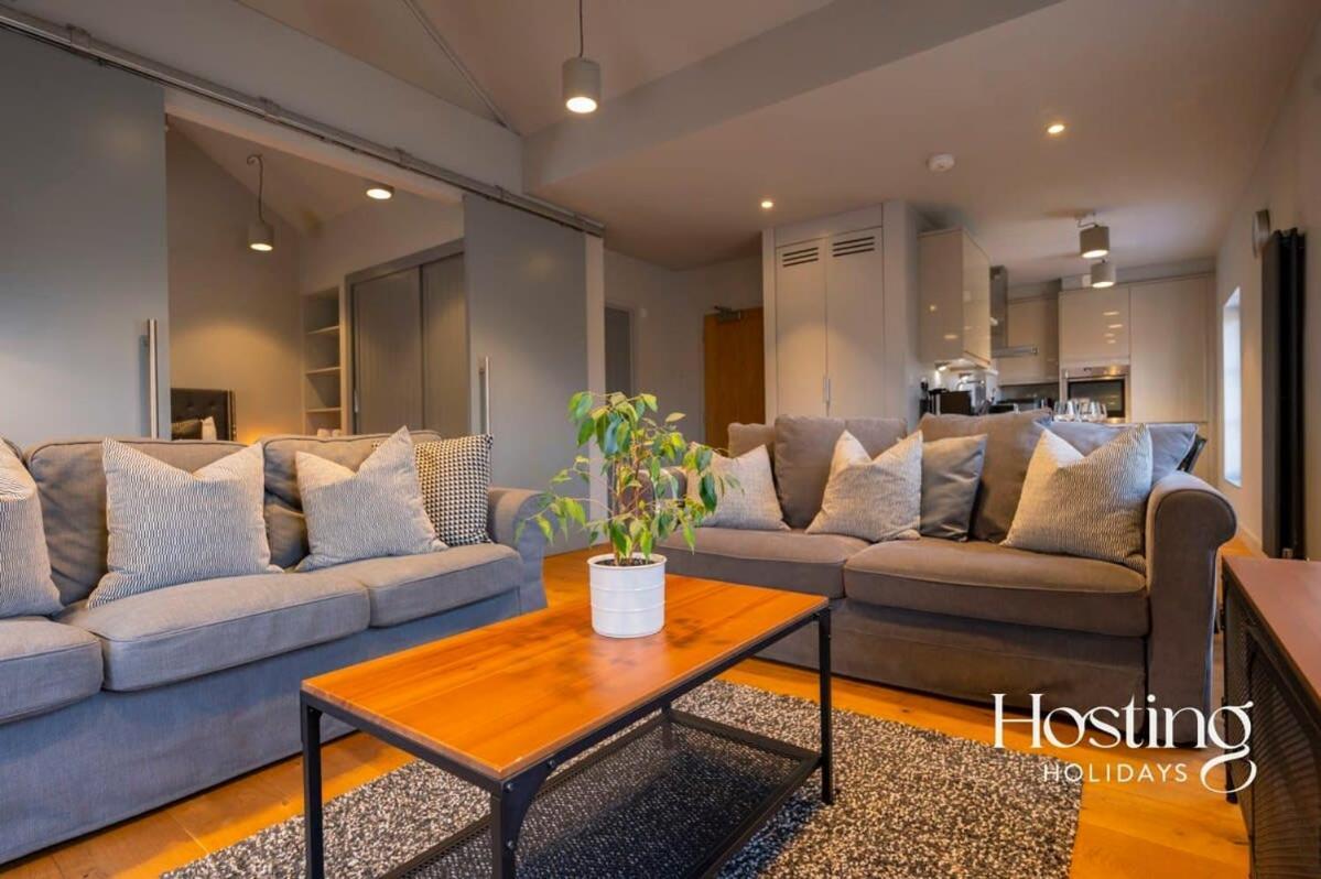 Stylish Luxury Apartment In The Centre Of Henley エクステリア 写真